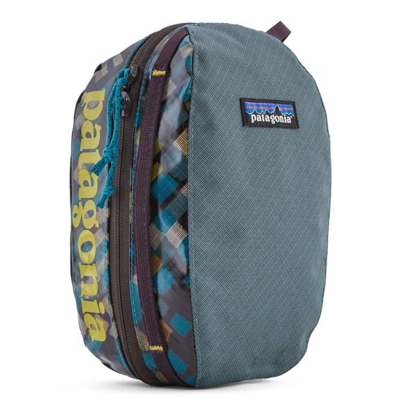 Patagonia Handbags - Patagonia  black hole Cube Bag  3L NWT UNISEX